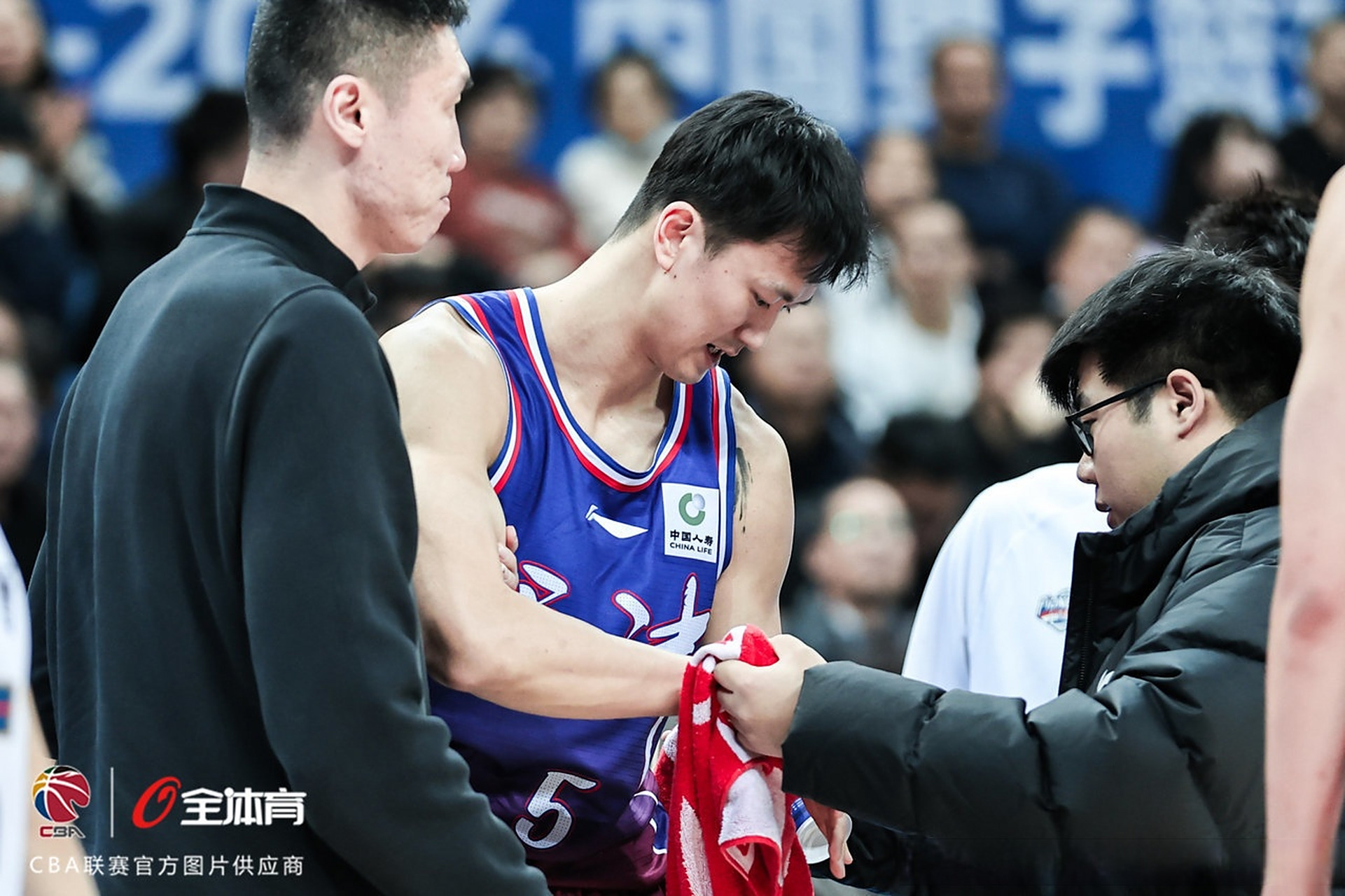 leyu,乐鱼体育-包含CBA季后赛赛程吃紧，底特律活塞今晨伤情更新，话题不断，更衣室氛围转暖的词条