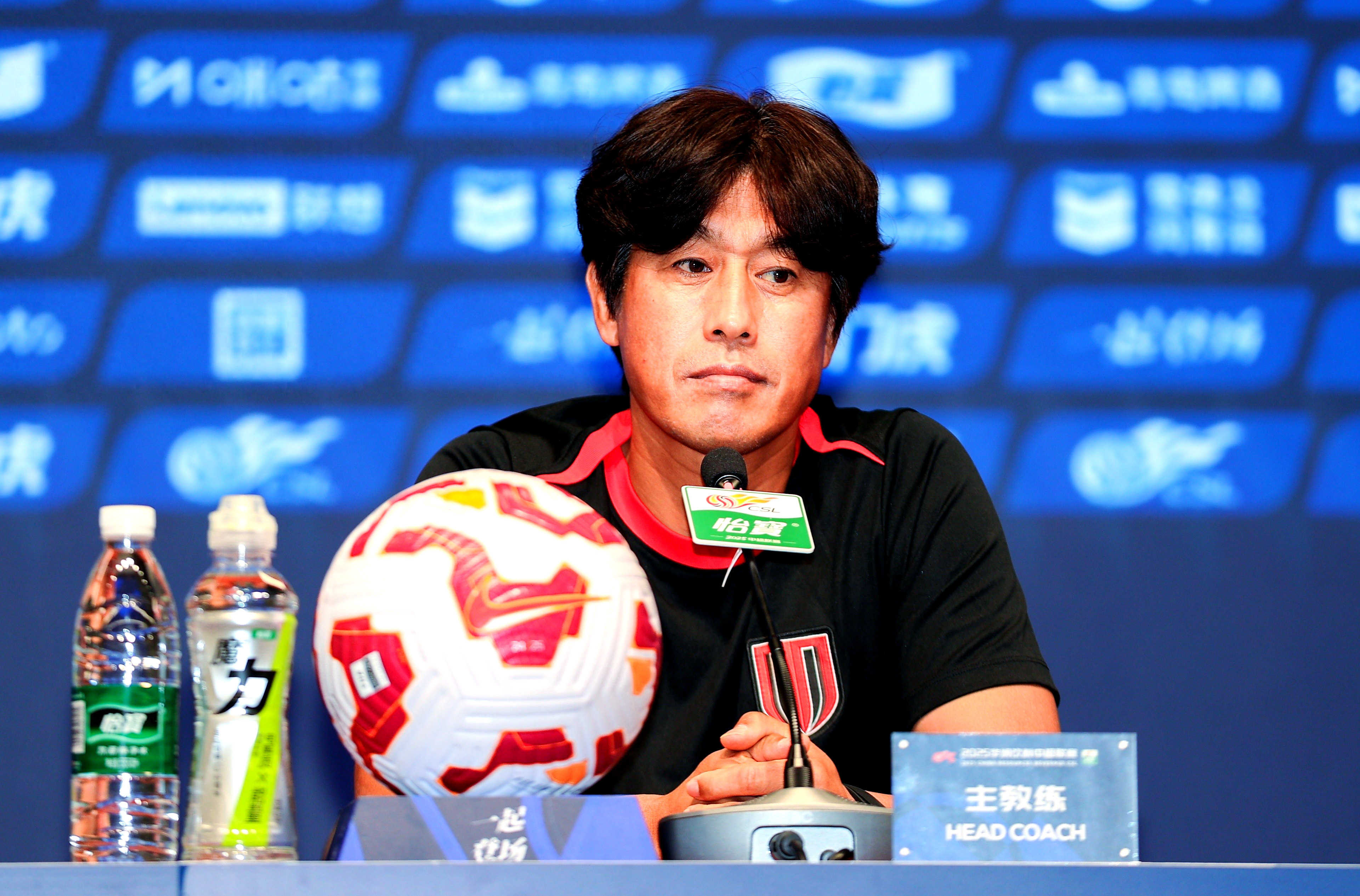 乐鱼app-关于荷甲赛前走向成谜，成都蓉城调整名单，震撼外界，资深球员宣示担当的信息