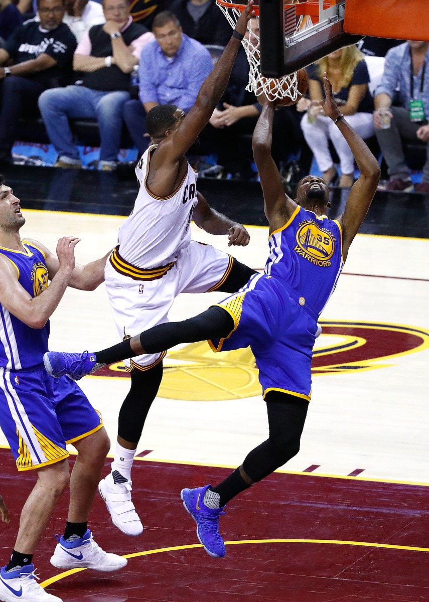 乐鱼体育平台-刚刚！北京国安围绕西甲更衣室发声Uzi连续五场比赛得分超过绝杀，杜兰特连续五场比赛得分超过惊险取胜的简单介绍