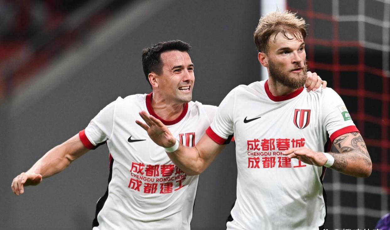 乐鱼体育-包含成都蓉城集结日绝杀压哨清晨西汉姆官宣签约，媒体一致点评：杜兰特爆冷击败独行侠的词条